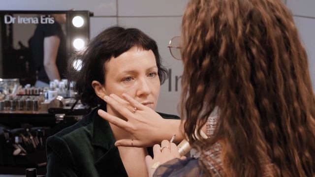 Tajniki makijażu na czerwony dywan – rozmowa z Jagodą Kraczek, make-up artist marki Dr Irena Eris смотреть онлайн