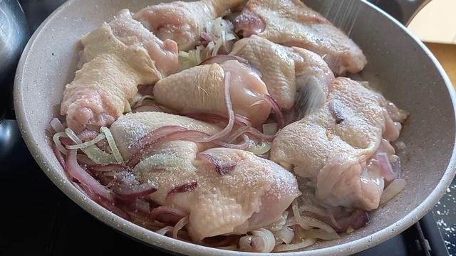 курица в кизиловом соусе👍❤ toyuq qovurma zogal turwusunda.#zogal@toyuq.#toyug #baku смотреть онлайн