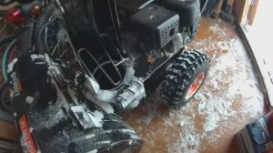 Снегоуборщик Патриот. Меняем масло, чиним на коленке.