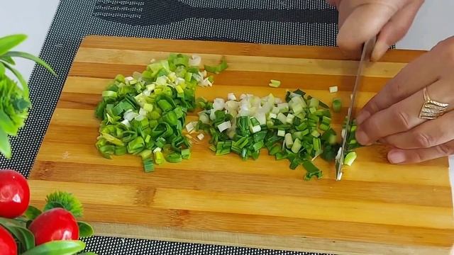 ЭТОТ САЛАТ БЕСПОДОБНЫЙ! ВЕСЕННИЙ! САЛАТ ИЗ РЕДИСКИ И КАПУСТЫ! ТАКОЙ САЛАТ ГОТОВЛЮ ВЕСНОЙ И ЛЕТОМ! смотреть онлайн