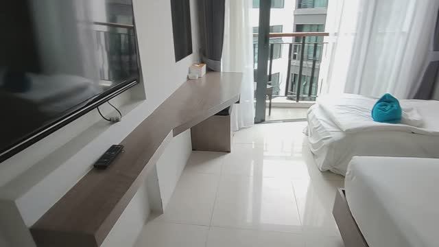 Обзор отеля Phoenix Hotel Karon Beach 4 ( Феникс Карон бич Пхукет) Номер, завтрак