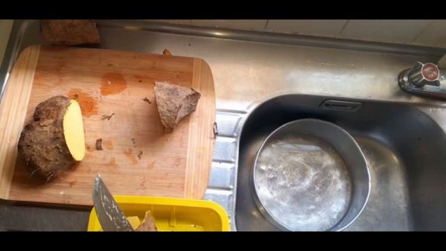 How to cook Curried Chicken, boiled dumplings yams and boiled green banana for 16 men смотреть онлайн