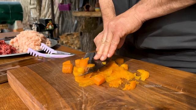 THE BEGINNING OF SPRING IN MY VILLAGE! MUSHROOM, CARROT, EGGS MIXED AMAZING RECIPE | RURAL LIFE смотреть онлайн