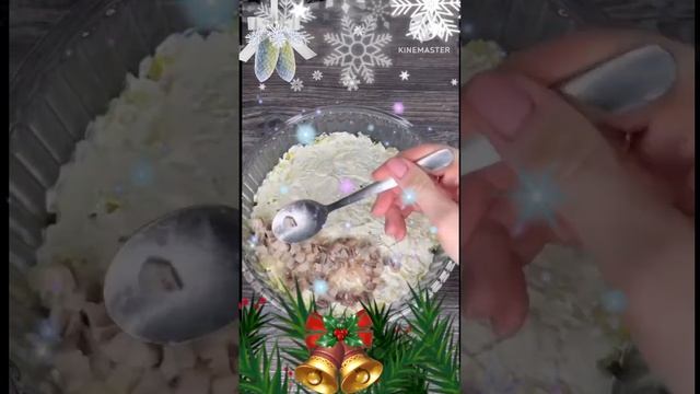 Селедка под шубой с сюрпризом 🎁🎄#новогоднийрецепт #селедкаподшубой #салатынановыйгод #новыйгод смотреть онлайн
