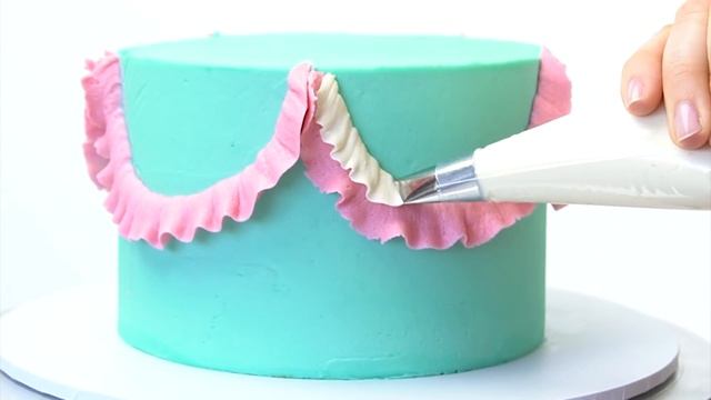 Vintage Inspired Piped Buttercream Cake - Piping Techniques Tutorial