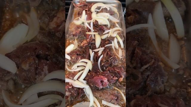 Grilling Korean Beef Bulkoghi bbq sound 🥩🧅| #shorts смотреть онлайн