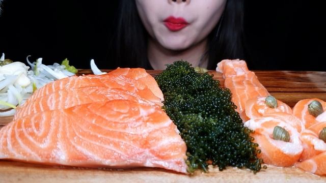|ASMR| 🐟생 연어회와 톡톡 터지는 🌊바다포도 먹방 ☆연어회,연어국수,바다포도☆ 이팅사운드*팅글 смотреть онлайн