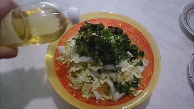 САЛАТ С ТОПИНАМБУРОМ И ПЕКИНСКОЙ КАПУСТОЙ смотреть онлайн