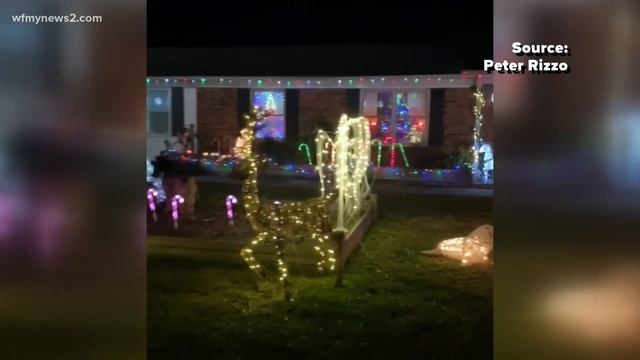 Caught on camera: Group of people damage Triad man’s Christmas decorations смотреть онлайн
