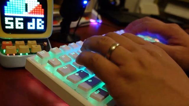 75v5 Kit with Kailh Box White and OEM Profile White Pudding Keycaps смотреть онлайн