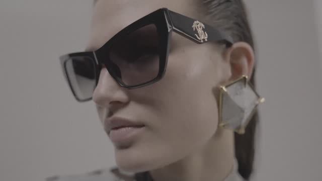 ROBERTO CAVALLI - FW24 Eyewear campaign смотреть онлайн
