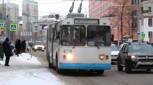 Троллейбус Екатеринбурга ЗиУ-682В [В00] борт. №459 маршрут №4 на остановке "Луначарского"