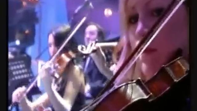 Elodie Frégé et Pierre Perret (Mon ptit loup) смотреть онлайн
