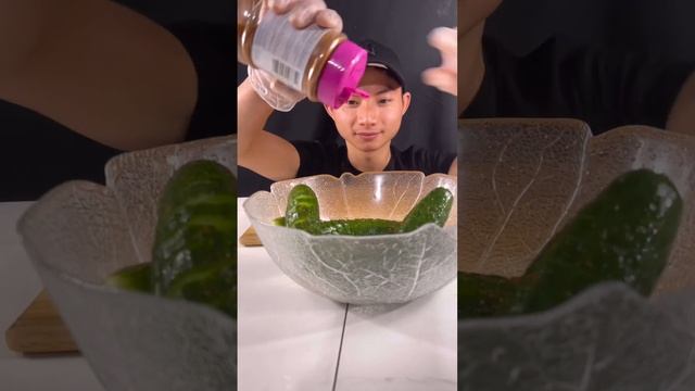 Cucumber salad and box noodles#shorts смотреть онлайн