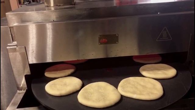 Pita Oven Fast Pita Bread for Shawarma and Falafel Restaurants by Spinning Grillers смотреть онлайн