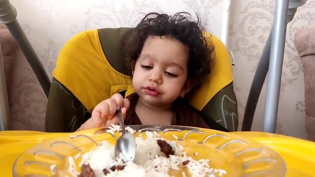 baby eating rice and kebab смотреть онлайн