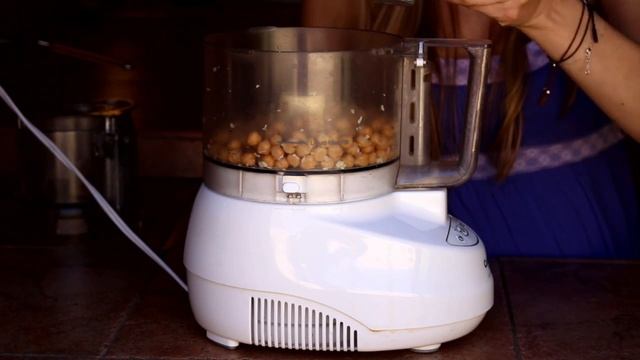Video Recipe: Creamy Tahini-Free Hummus смотреть онлайн