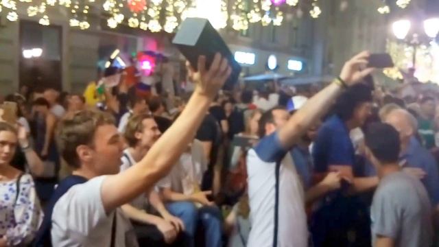 ЧМ-2018.Франция-чемпион.Французские болельщики.V80715 221121 смотреть онлайн