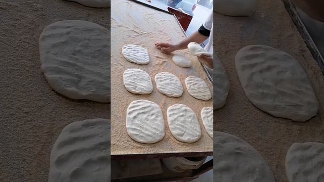 How to make barbari bread | barbari bread recipe video | barbari bakery #shorts смотреть онлайн
