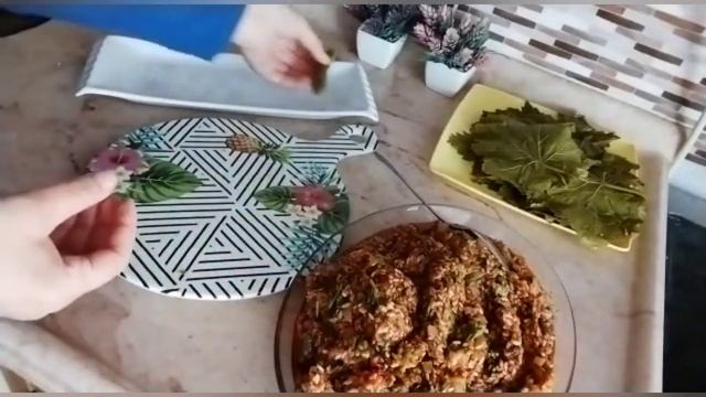 Anne Usulü Zeytinyağlı Yaprak Sarması Nasıl Yapılır?Ev Usulü Zeytinyağlı Yaprak Sarması/Sarma Tarif смотреть онлайн