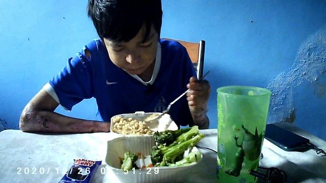 ASMR comida china #2 - EL CHICO MARIPOSA смотреть онлайн