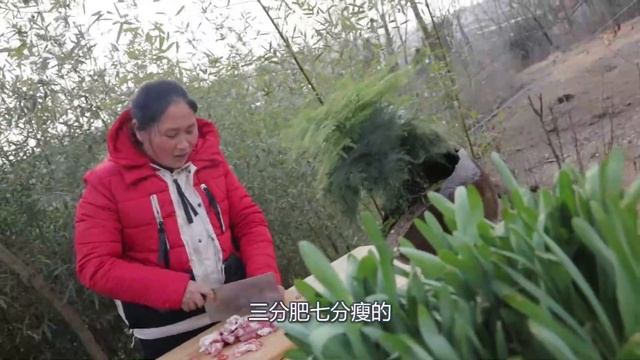 5袋泡面配青菜，胖妹做火鸡炒面，吸溜吸溜大口吃，馋的女儿流口水！【陈说美食】 смотреть онлайн
