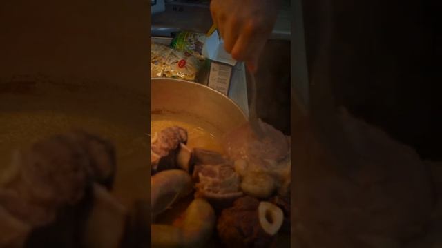 Несмотря на поздний час, захотелось мясо по-Казахски, а получился Ночной Бешбармак смотреть онлайн