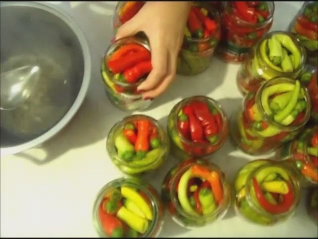 ЗАГОТОВКИ НА ЗИМУ. ОСТРЫЙ ПЕРЕЦ В РАССОЛЕ. смотреть онлайн