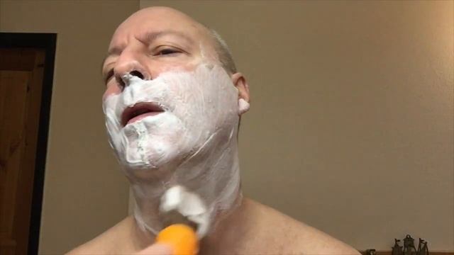 A LEA shave & a chat about soap bars смотреть онлайн