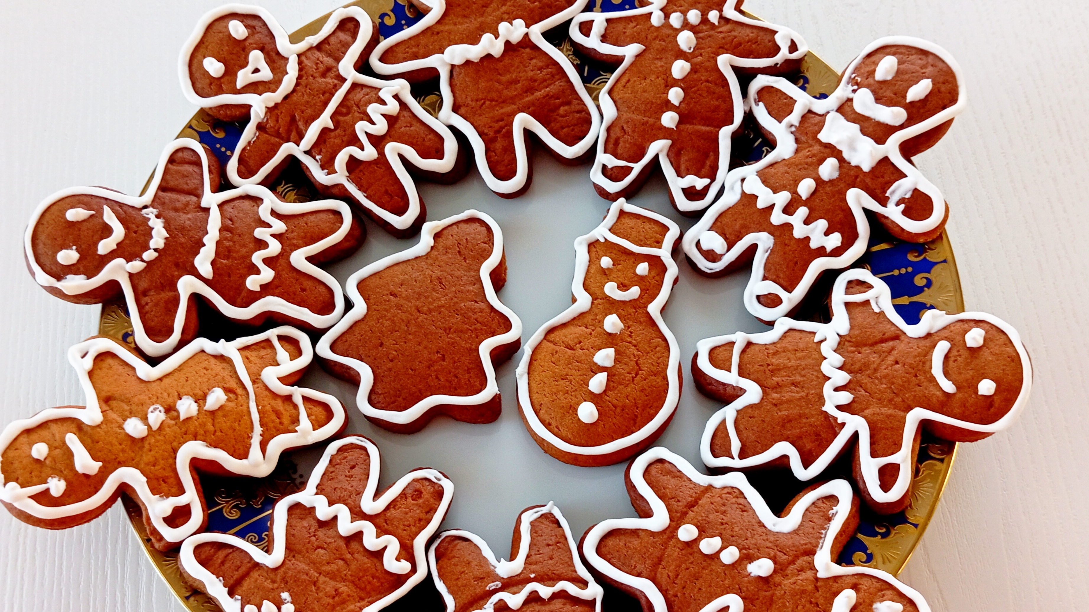 Имбирные пряники 🧇 с глазурью / Символ Рождества 🎉🌲🎊 смотреть онлайн