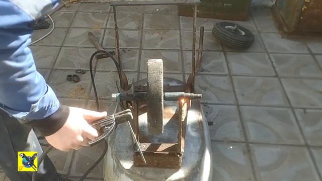 ЗАМЕНА КОЛЕСА САМОДЕЛЬНОЙ ТАЧКИ СВОИМИ РУКАМИ смотреть онлайн