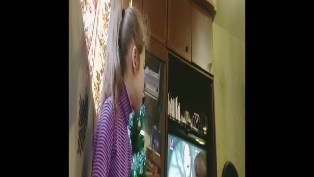 ребята Мы балуемся с телевизором этот телевизор нас достал смотреть онлайн