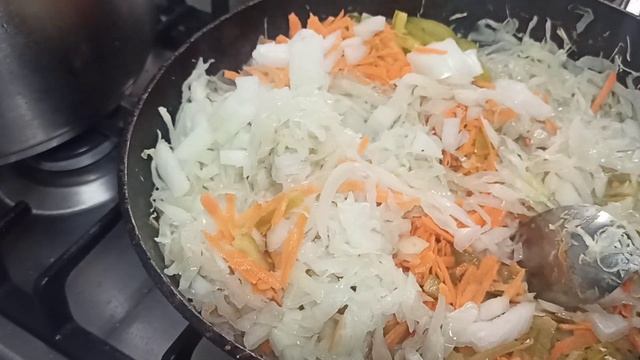 Тушеная капуста😋 смотреть онлайн