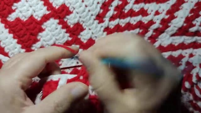 031/2022 - Parte 60 de la Manta a ganchillo Mosaico con motivo geométrico en color rojo y blanco смотреть онлайн