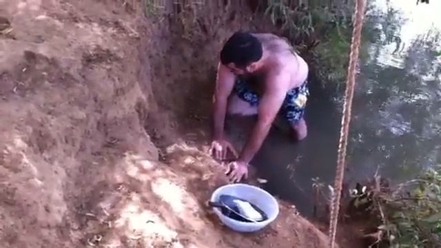 Йоник, а вылезти не может смотреть онлайн