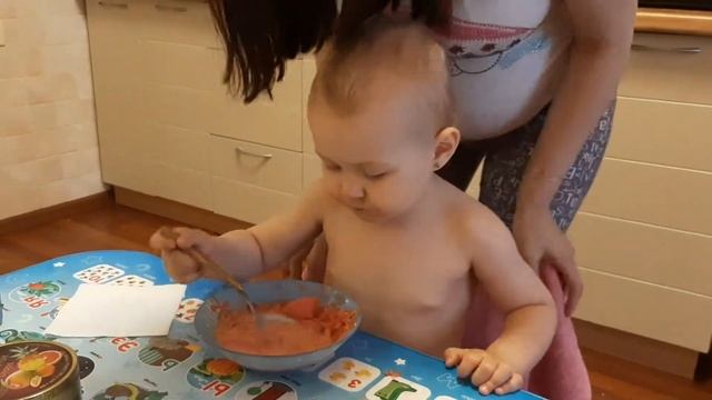 Ну очень вкусный борщ, вот только картошка мешает🤣 смотреть онлайн