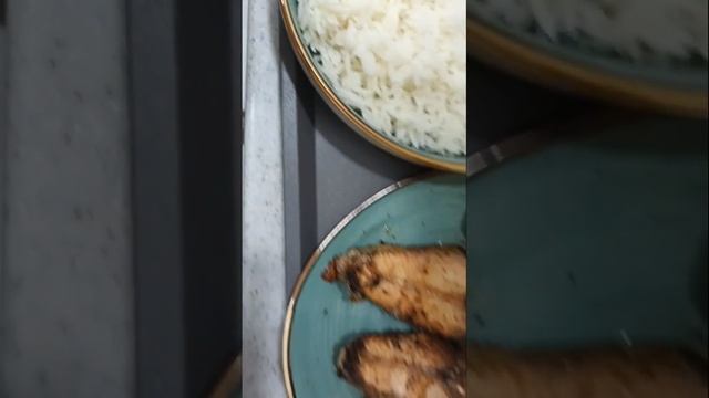 Juana / Fried Salmon Fish and Hot WhiteRice 🌶 Chilli 🍋 Lemon #ofwlife #mylunch #mylunchroutine смотреть онлайн