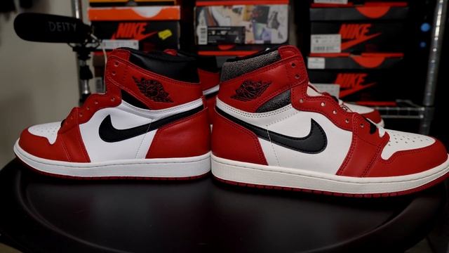 2015 Jordan 1 Chicago VS Jordan 1 Lost and Found смотреть онлайн