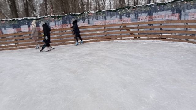 Горьковская елка 2025. Каток парк 1 мая смотреть онлайн