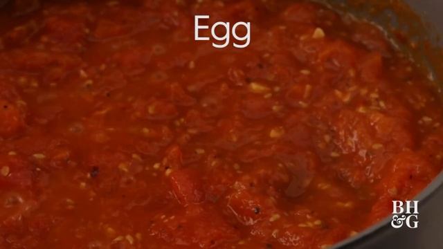 Spicy Poached Eggs in Tomato Sauce смотреть онлайн