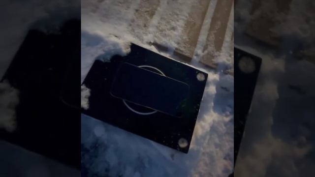 Беспроводная зарядка на скамейке. смотреть онлайн