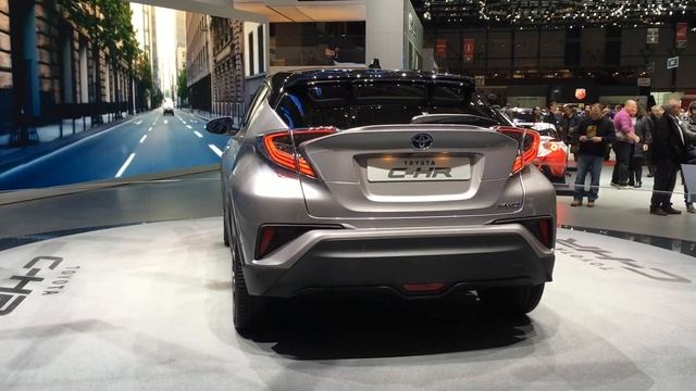 Mazda CX-3 2016 vs Toyota C-HR 2016 смотреть онлайн