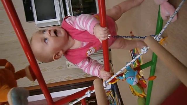 Играем возле окошек... смотреть онлайн