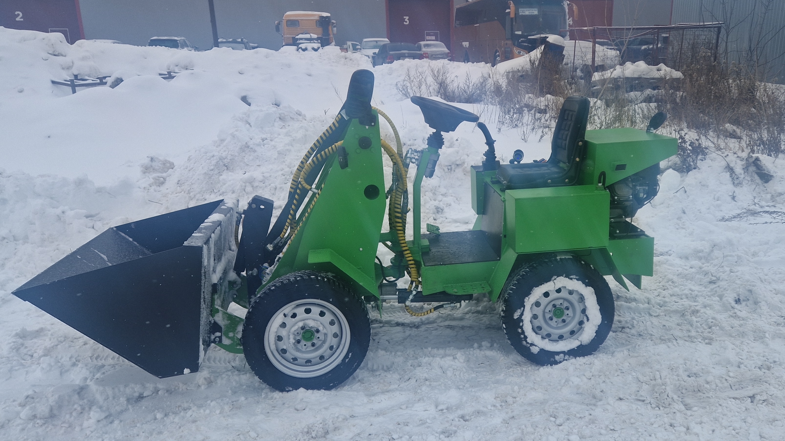 Обзор на Минипогрузчик 4х4 22лс Гидроход смотреть онлайн