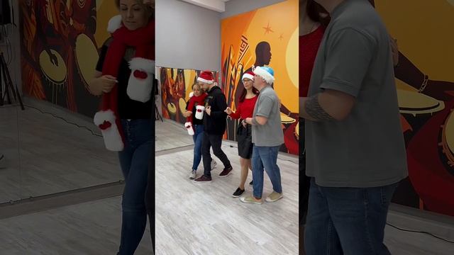 Новогодний кизомба челлендж ☃️ смотреть онлайн