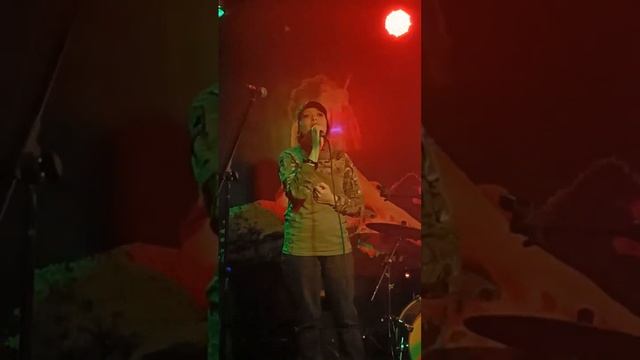 НИКТО НЕ МОЖЕТ ПОНЯТЬ, КАК НУЖНО ТЕБЯ МНЕ ОБНЯТЬ. Екатерина Минсафина "Живи". Выступление в г Донецк смотреть онлайн