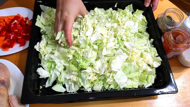 Пълнено пиле със зеле. Много вкусно и лесно за приготвяне празнично ястие. Всеки го харесва! смотреть онлайн