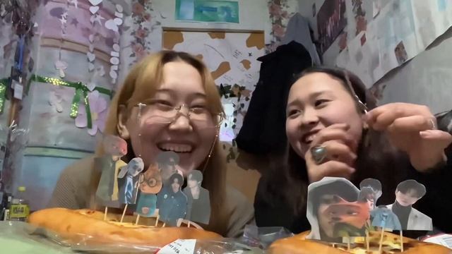 HEAR ME OUT CAKE но вместо cake у нас… ХАЧАПУРИ (из магазина) || (feat.Madina) смотреть онлайн
