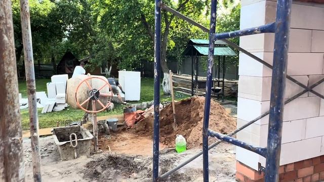 БЕЛОРУССКАЯ ДЕРЕВНЯ. ГОТОВИМСЯ К ПРИЕЗДУ ЖУРНАЛИСТОВ НА НАШ НЕТИПИЧНЫЙ ХУТОР. Стройка продолжается. смотреть онлайн