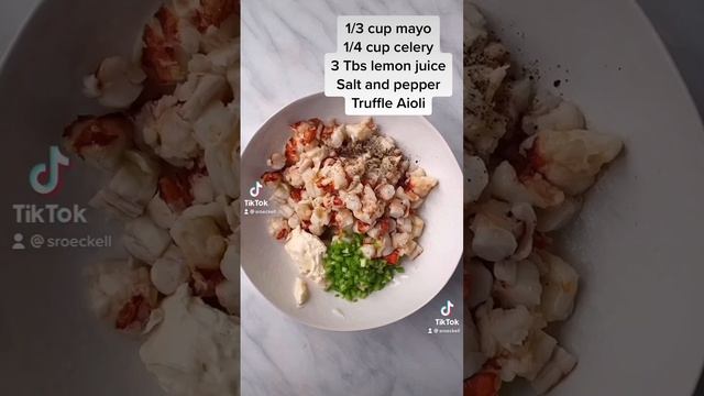 How to Make Truffle Aioli Lobster Rolls смотреть онлайн